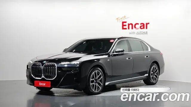 BMW 7 Series 2023 — ფოტო 14/34