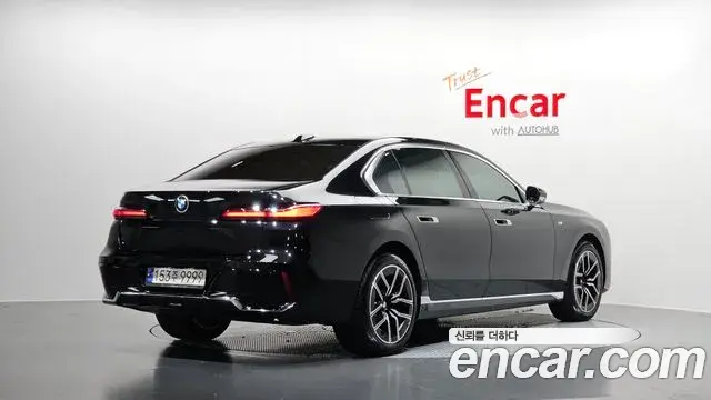 BMW 7 Series 2023 — ფოტო 19/34