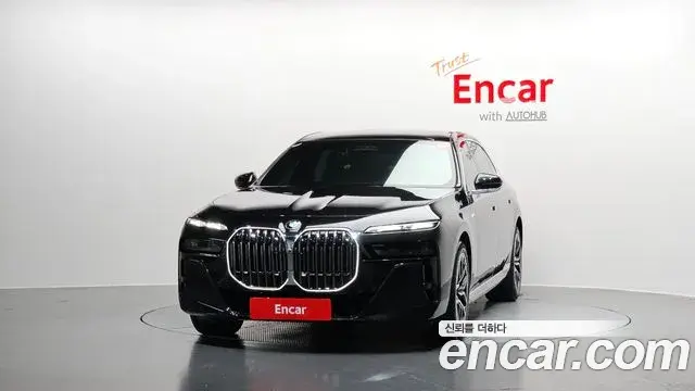 BMW 7 Series 2023 — ფოტო 18/34