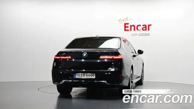 BMW 7 Series 2023 — ფოტო 28/34
