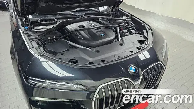 BMW 7 Series 2023 — ფოტო 24/34