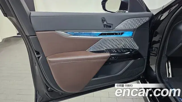 BMW 7 Series 2023 — ფოტო 9/34