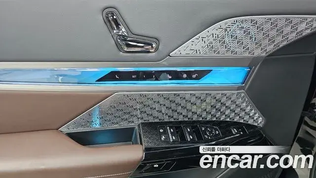 BMW 7 Series 2023 — ფოტო 29/34