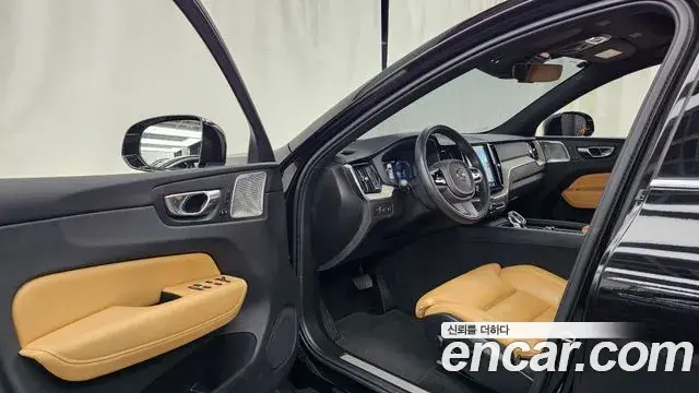 Volvo XC60 2020 — Photo 7/20
