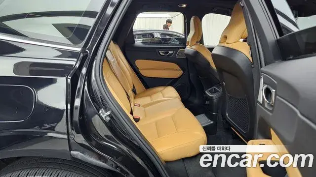 Volvo XC60 2020 — Photo 5/20