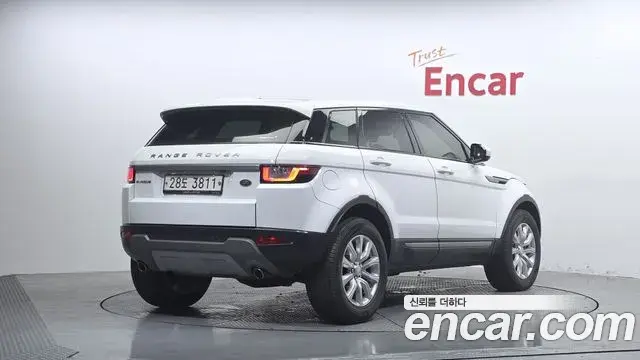 Land Rover Range Rover Evoque 2018 — Фото 2/20