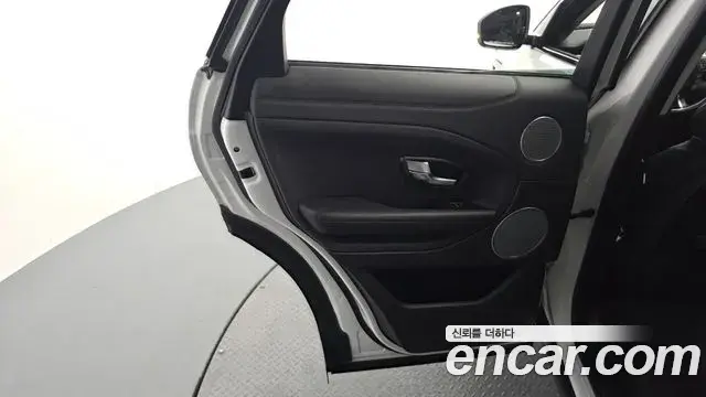 Land Rover Range Rover Evoque 2018 — ფოტო 7/33