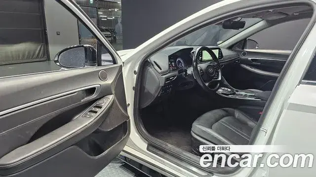 Hyundai Sonata 2021 — Фото 10/20