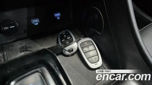 Hyundai Sonata Hybrid 2021 — Photo 7/30