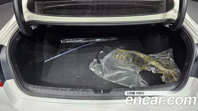Hyundai Sonata Hybrid 2021 — Photo 30/30