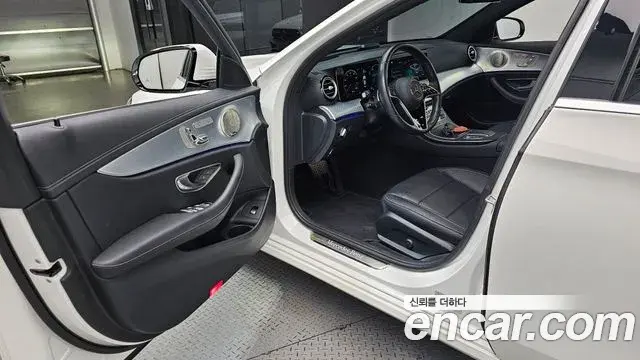 Mercedes-Benz E-Class 2021 — Şəkil 19/33