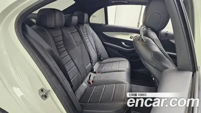 Mercedes-Benz E-Class 2021 — Şəkil 13/33