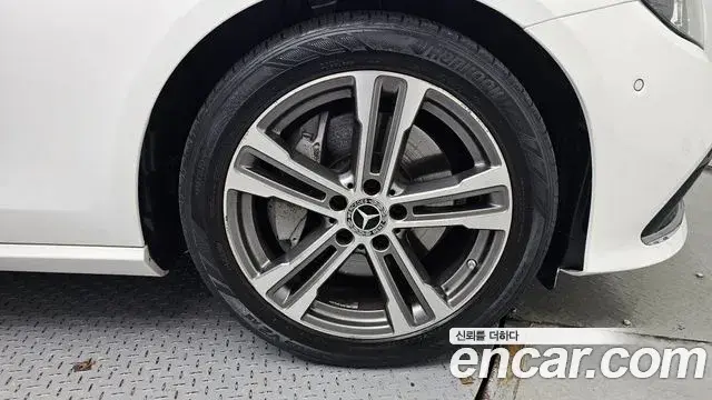 Mercedes-Benz E-Class 2021 — Şəkil 33/33
