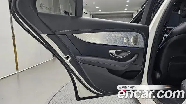 Mercedes-Benz E-Class 2021 — Şəkil 20/33