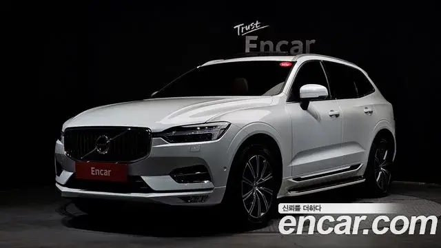 Volvo XC60 2021 — Photo 20/31