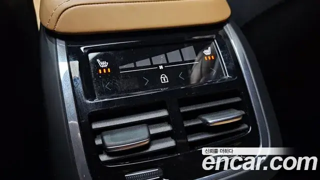 Volvo XC60 2021 — Photo 6/31