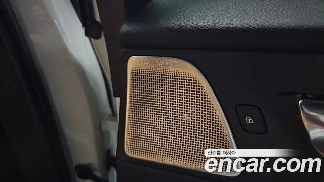 Volvo XC60 2021 — Photo 30/31