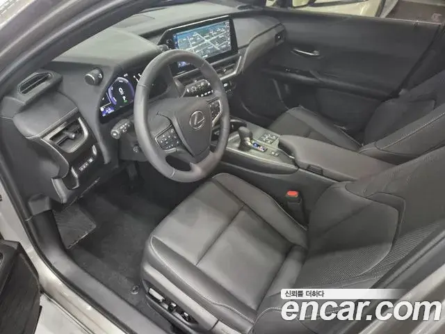Lexus UX300h 2025 — Şəkil 9/19