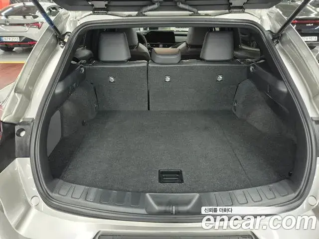 Lexus UX300h 2025 — Şəkil 19/19
