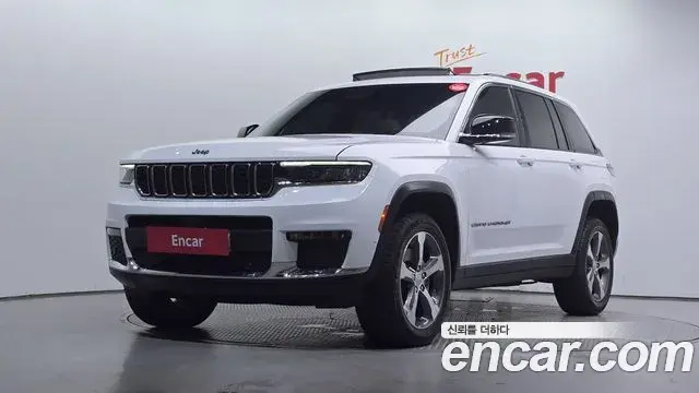 Jeep Grand Cherokee 2023 — Photo 29/32