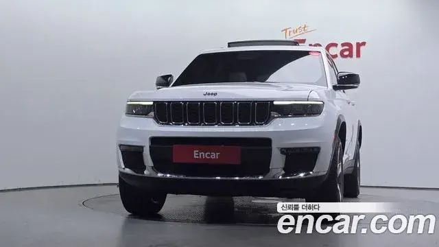 Jeep Grand Cherokee 2023 — Photo 4/32