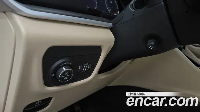 Jeep Grand Cherokee 2023 — Photo 13/32