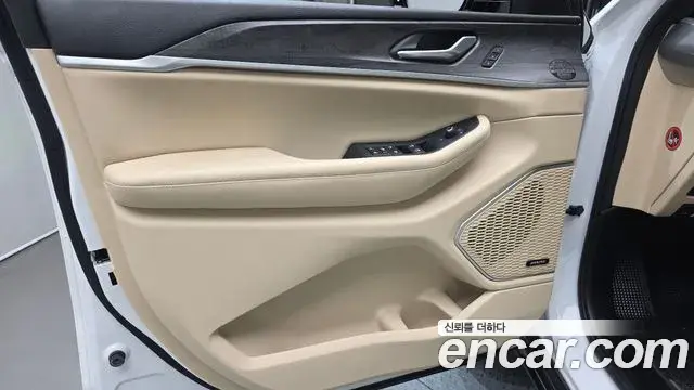 Jeep Grand Cherokee 2023 — Photo 32/32