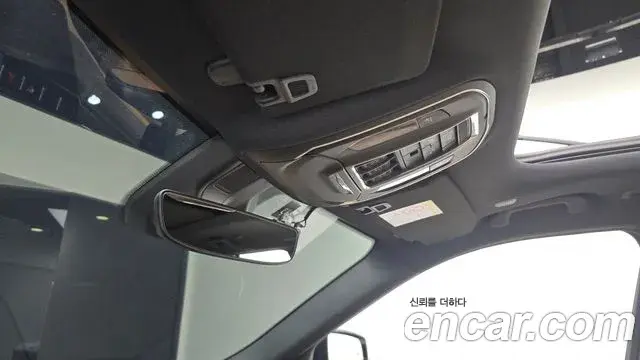 Jeep Grand Cherokee 2023 — Photo 18/32