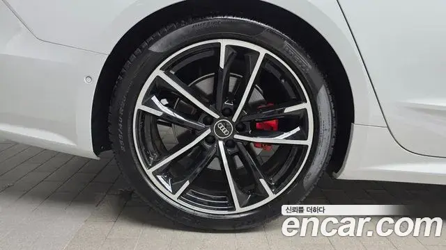 Audi A7 2021 — ფოტო 2/32