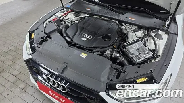 Audi A7 2021 — ფოტო 16/32