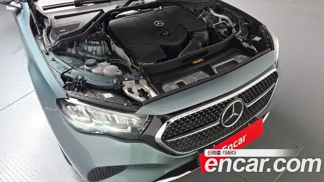 Mercedes-Benz E-Class 2025 — Фото 6/20