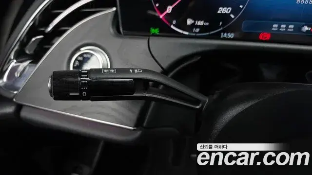 Mercedes-Benz E-Class 2025 — Photo 31/32