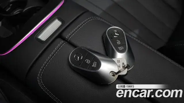 Mercedes-Benz E-Class 2025 — Photo 11/32