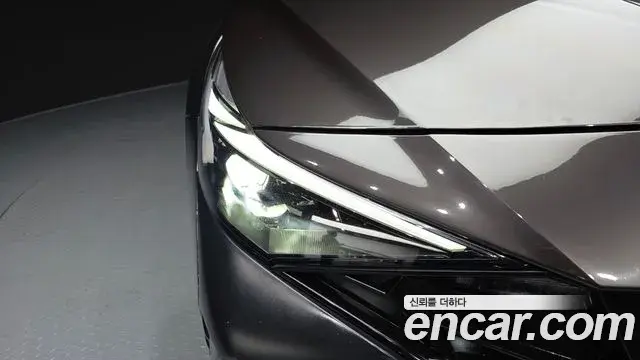 Hyundai The New Avante Hybrid 2021 — Photo 10/30