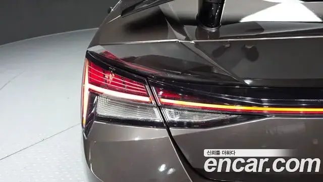 Hyundai The New Avante Hybrid 2021 — Photo 28/30