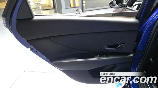 Hyundai The New Avante Hybrid 2021 — Photo 27/30