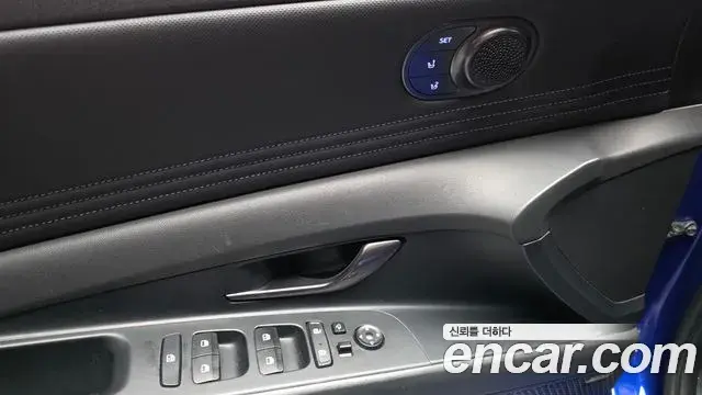 Hyundai The New Avante Hybrid 2021 — Photo 6/30