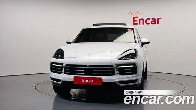 Porsche Cayenne 2020 — Şəkil 16/39