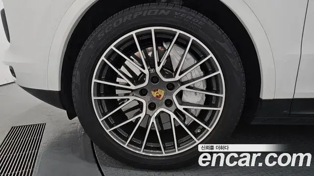 Porsche Cayenne 2020 — Şəkil 31/39