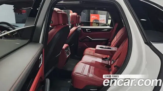 Porsche Cayenne 2020 — Şəkil 32/39
