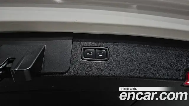 Porsche Cayenne 2020 — Şəkil 28/39