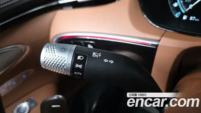 Genesis GV70 2022 — ფოტო 14/33