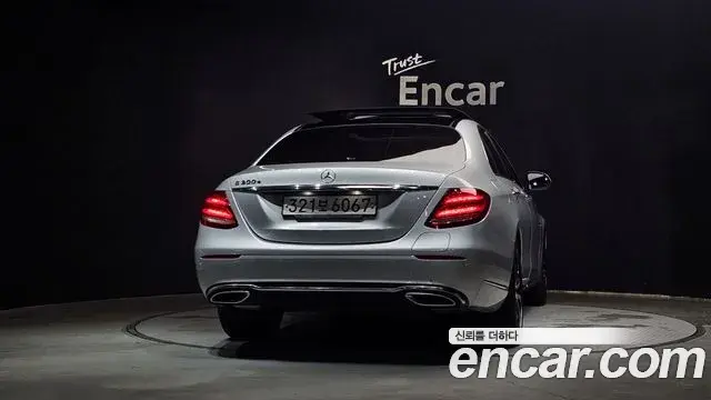 Mercedes-Benz E-Class 2019 — Фото 4/20