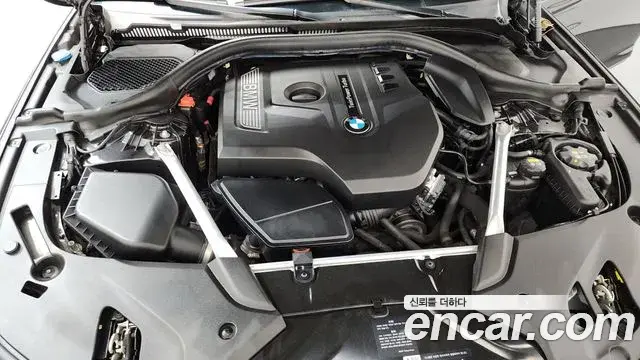 BMW 5 Series 2018 — Photo 24/31