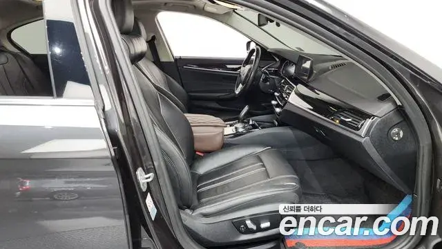 BMW 5 Series 2018 — Photo 9/31