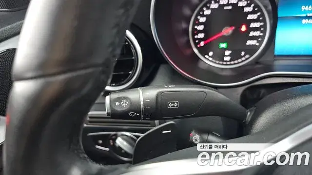 Mercedes-Benz C-Class 2020 — Photo 30/32