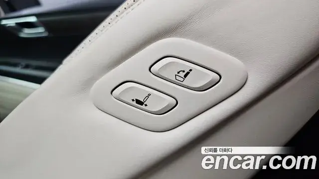 Genesis GV80 2021 — ფოტო 28/34