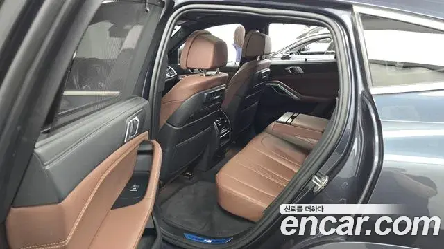 BMW X6 2022 — Фото 11/20