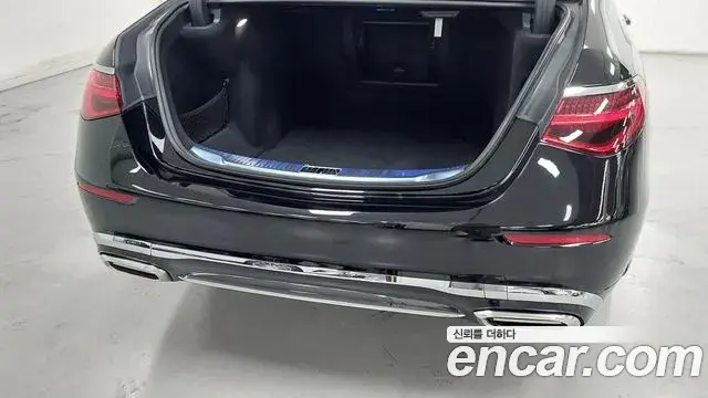Mercedes-Benz S-Class 2025 — ფოტო 8/18