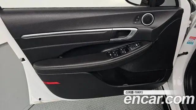 Hyundai Sonata Hybrid 2022 — Şəkil 21/32